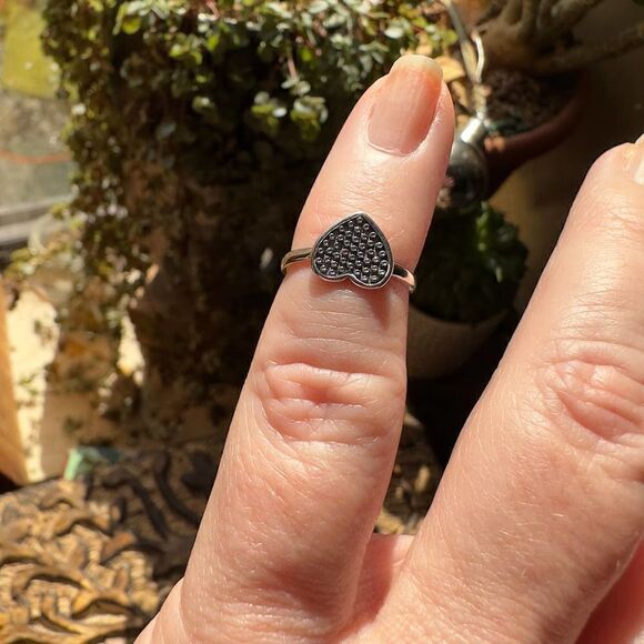 Polka Dot Heart Sterling Silver Toe Ring - Picture 4 of 5